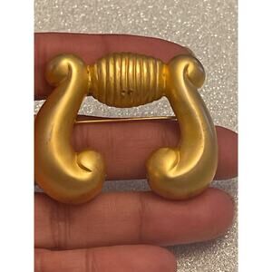 Vintage Gold Tone Music Note Brooch lapel Pin B#18